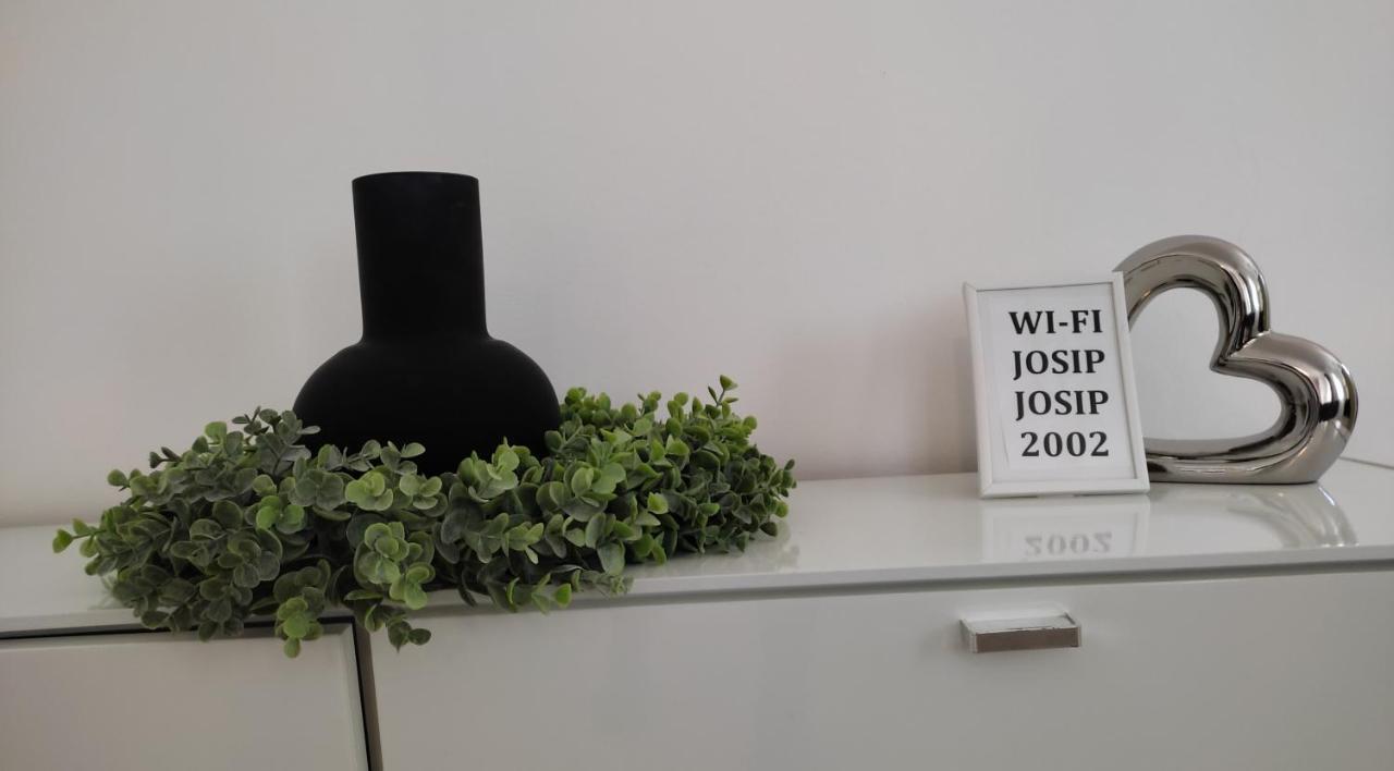 Apartment Josip 2 Tribalj 外观 照片